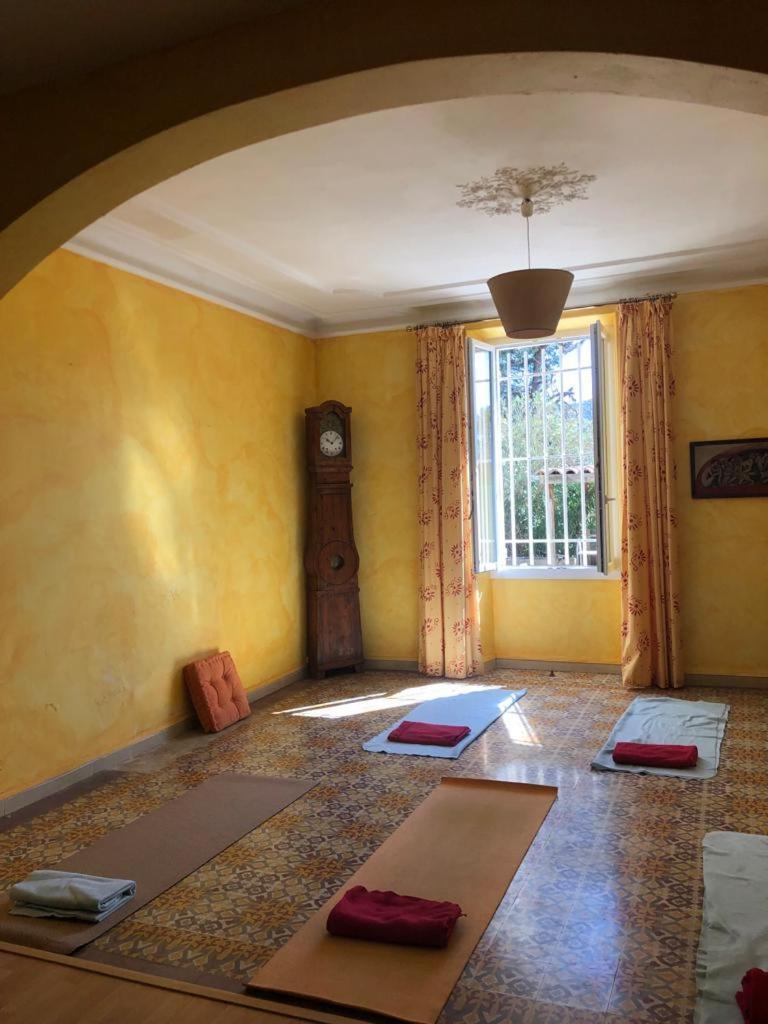 Chambre 3 Personnes Avec Salle De Bain Dans Mas Du Luberon Robion en Luberon Exteriör bild